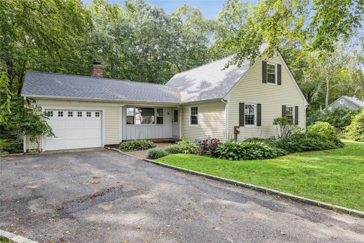 350 Matthews Lane - Photo 1