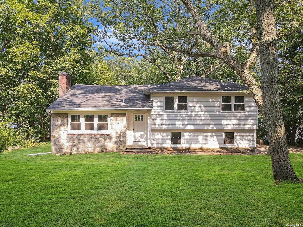 18 Paul Revere Lane - Photo 1