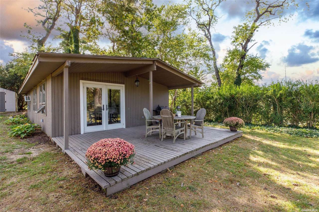 328 Centre Island Road - Photo 1