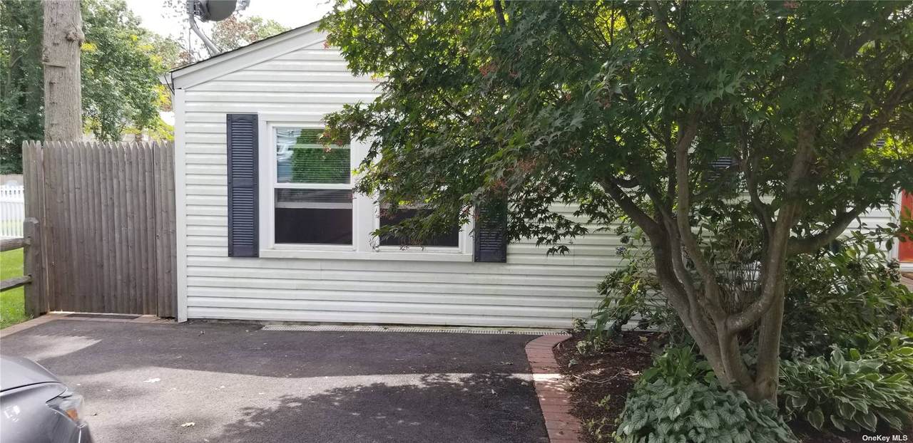 26 Pinelawn Avenue - Photo 1