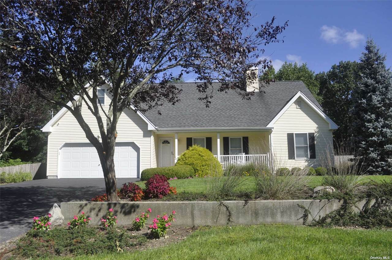 1056 Peconic Bay Boulevard - Photo 1