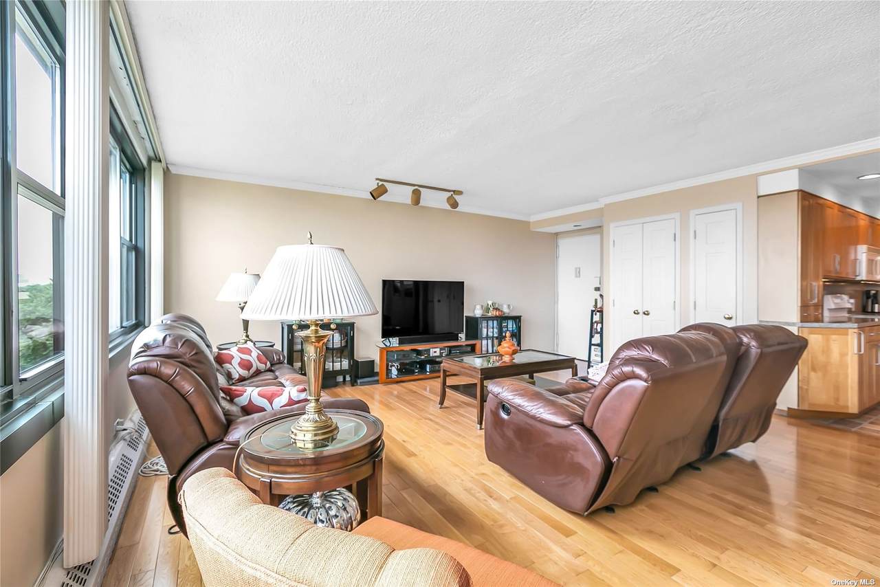 162-20 9th Ave - Photo 1