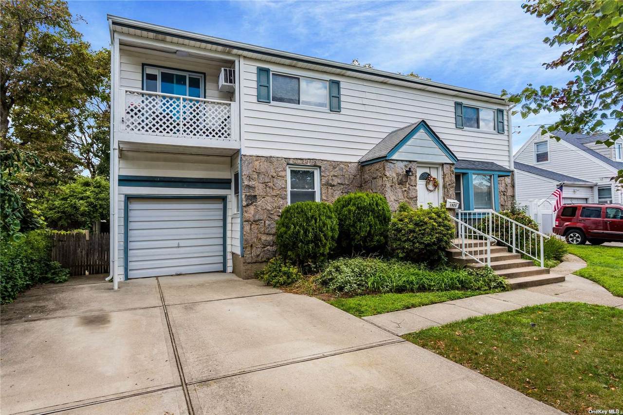 1825 Maurice Avenue - Photo 1