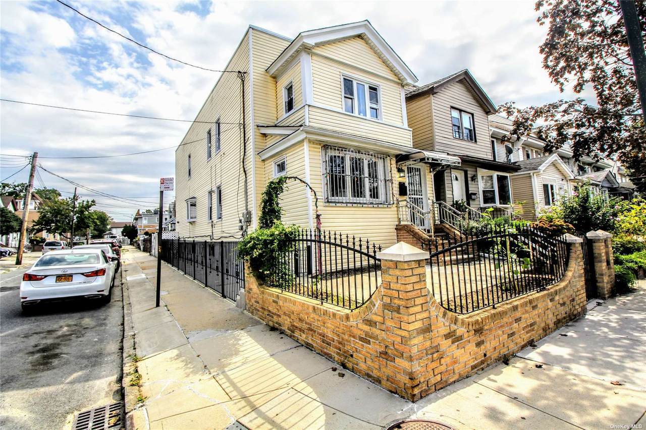 92-01 92 Nd Street - Photo 1