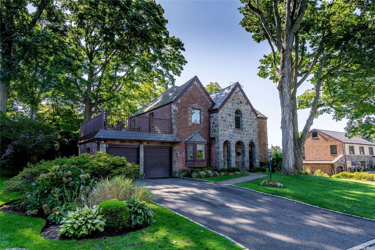 32 Buckminster Lane - Photo 1