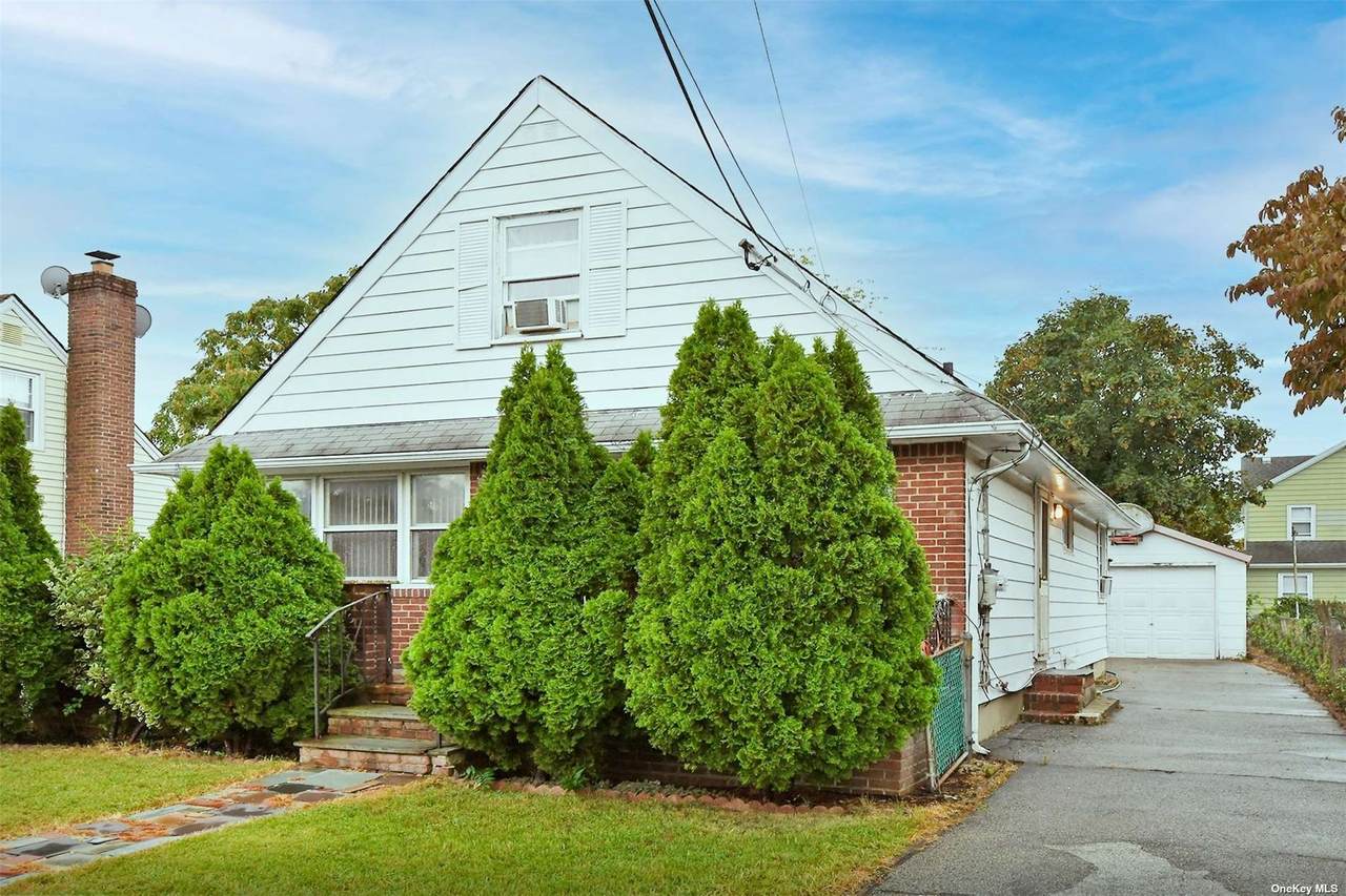 1011 7th Street - Photo 1