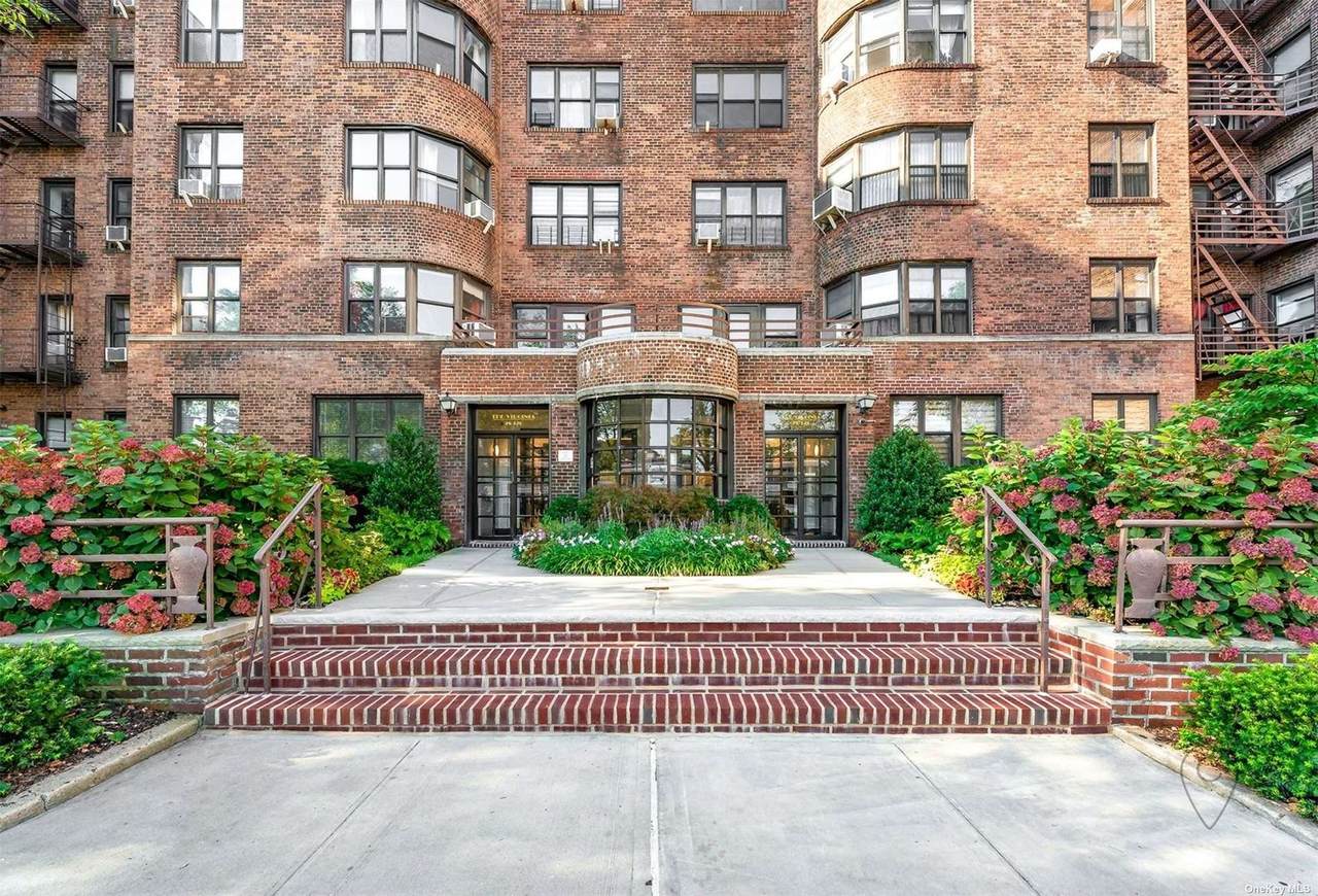 98-120 Queens Boulevard - Photo 1