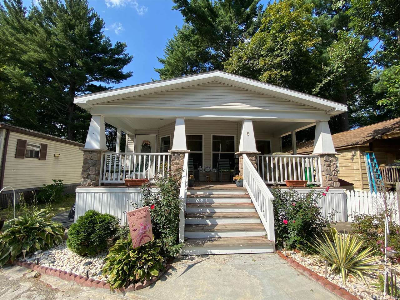 5 Quaker Road - Photo 1