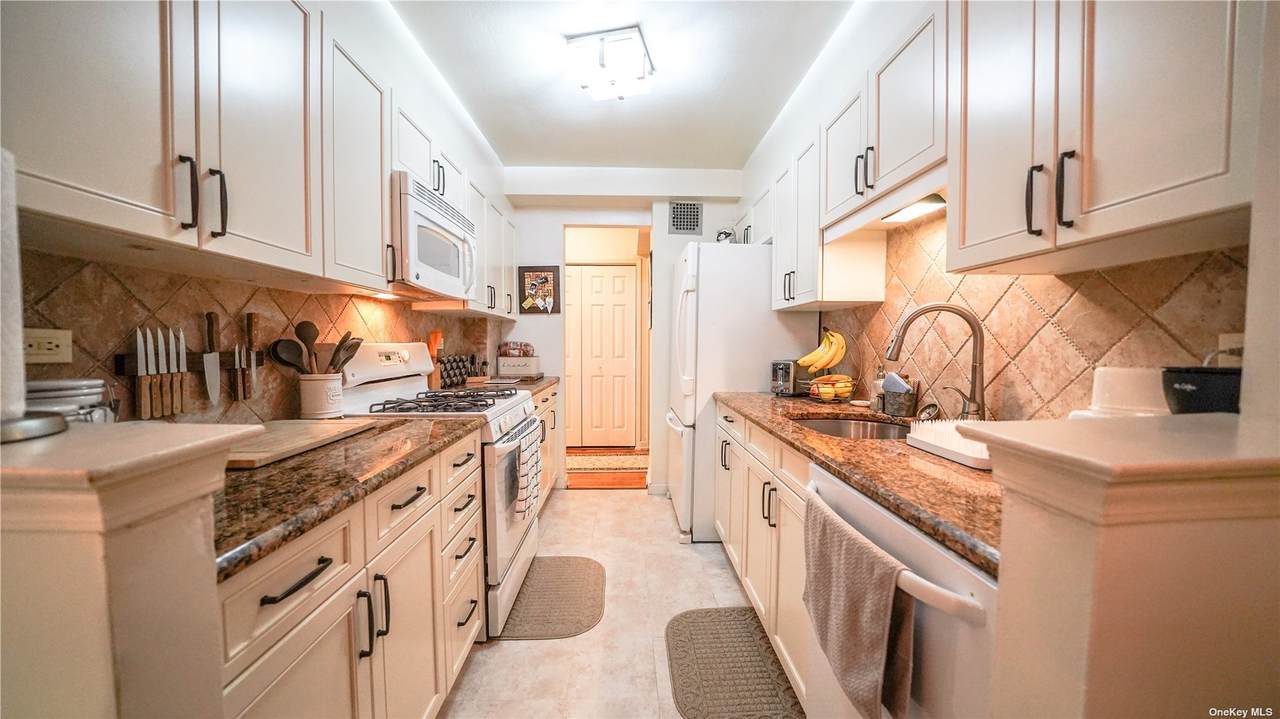 75-36 Bell Boulevard - Photo 1