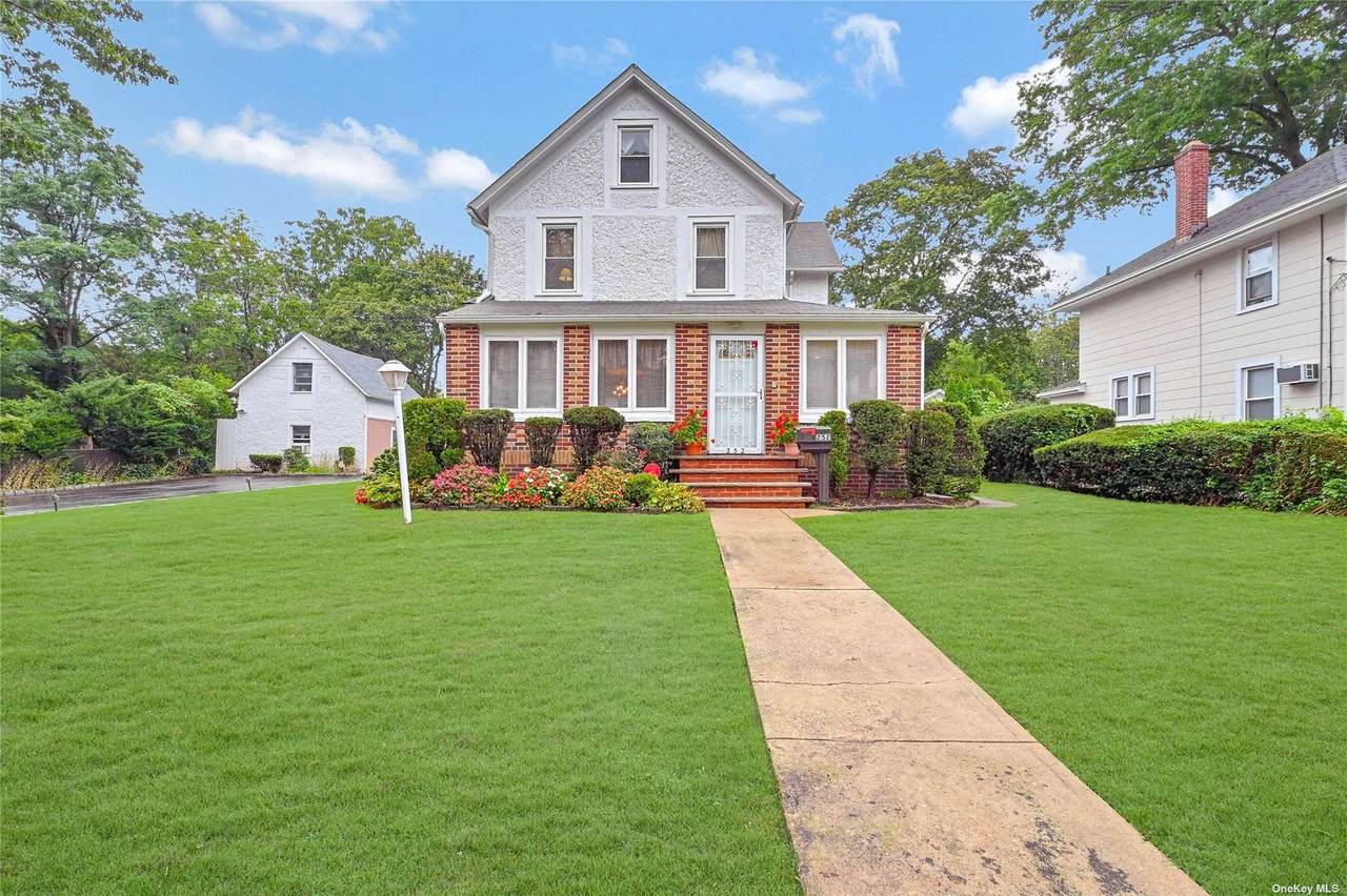 252 Nassau Road - Photo 1