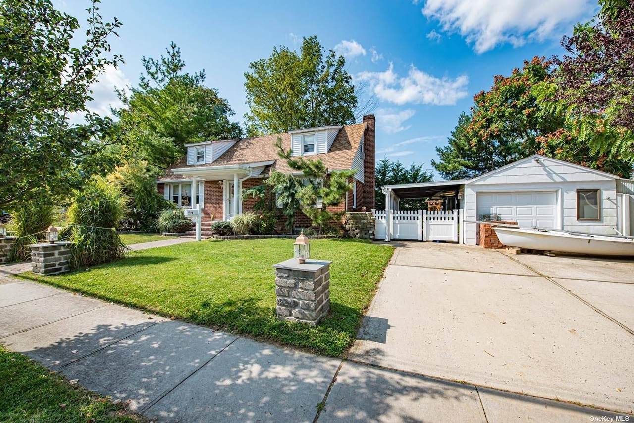 47 Granada Parkway - Photo 1