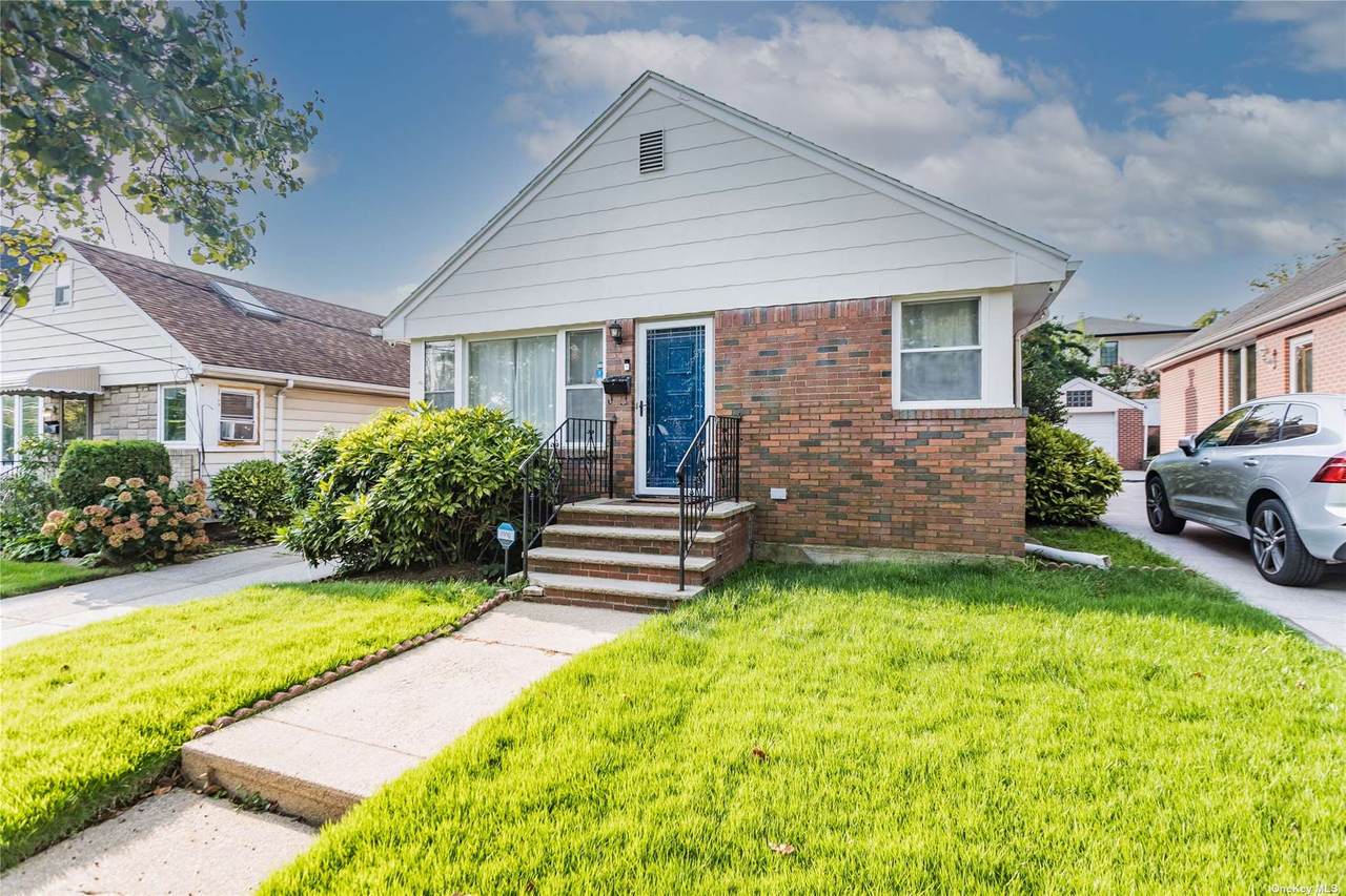 162-28 12th Avenue - Photo 1