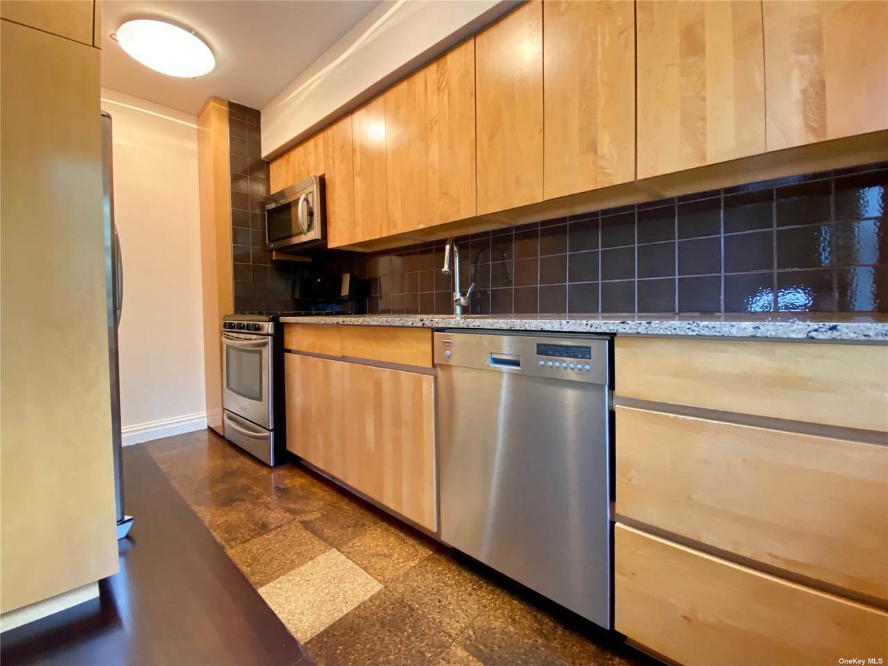 120-10 85th Avenue - Photo 1