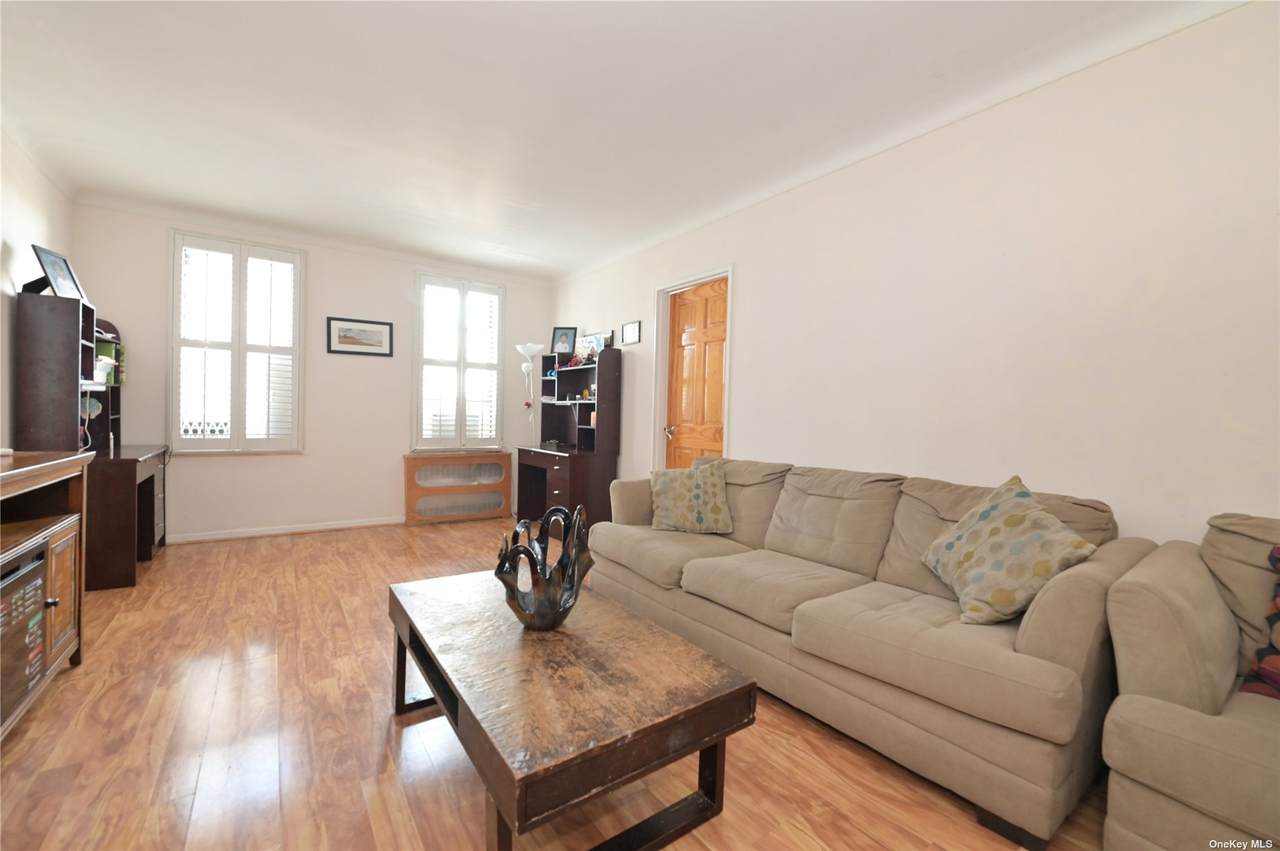 84-31 Van Wyck Expressway - Photo 1