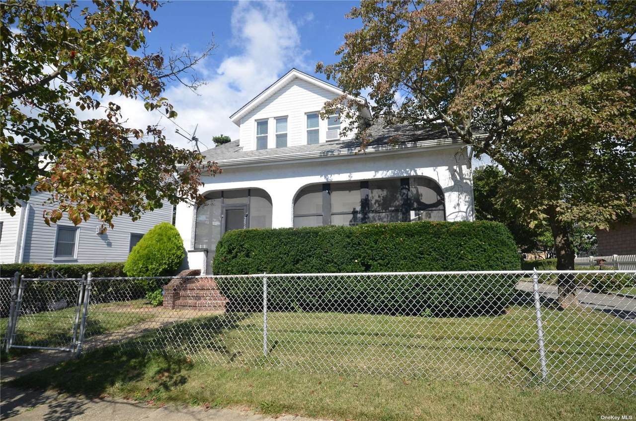 2561 Wilson Avenue - Photo 1