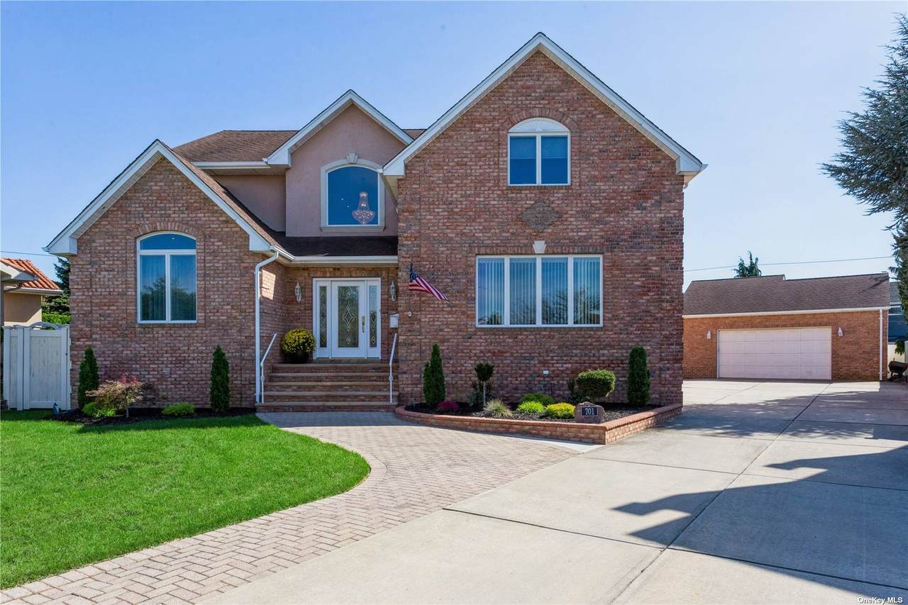 701 Eileen Court - Photo 1