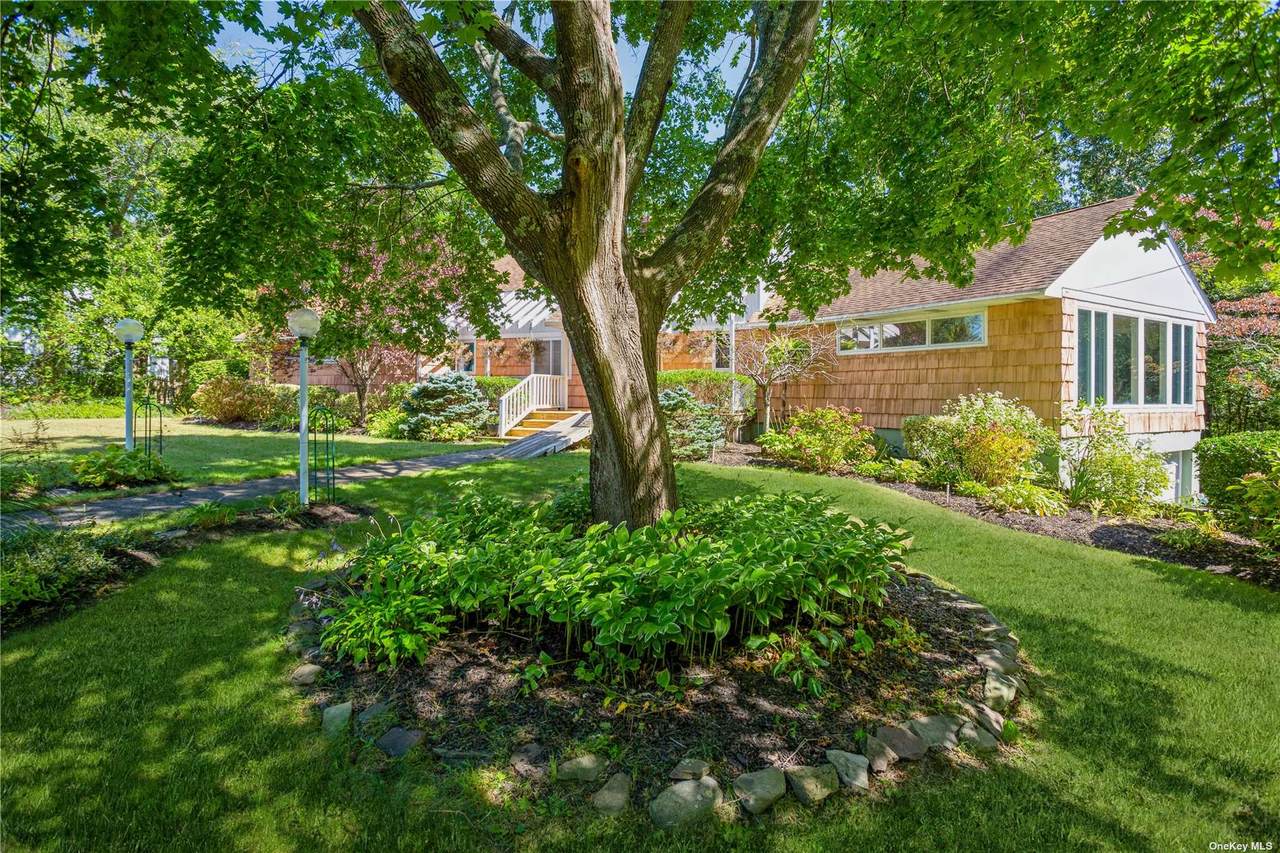 43 Monroe Avenue - Photo 1