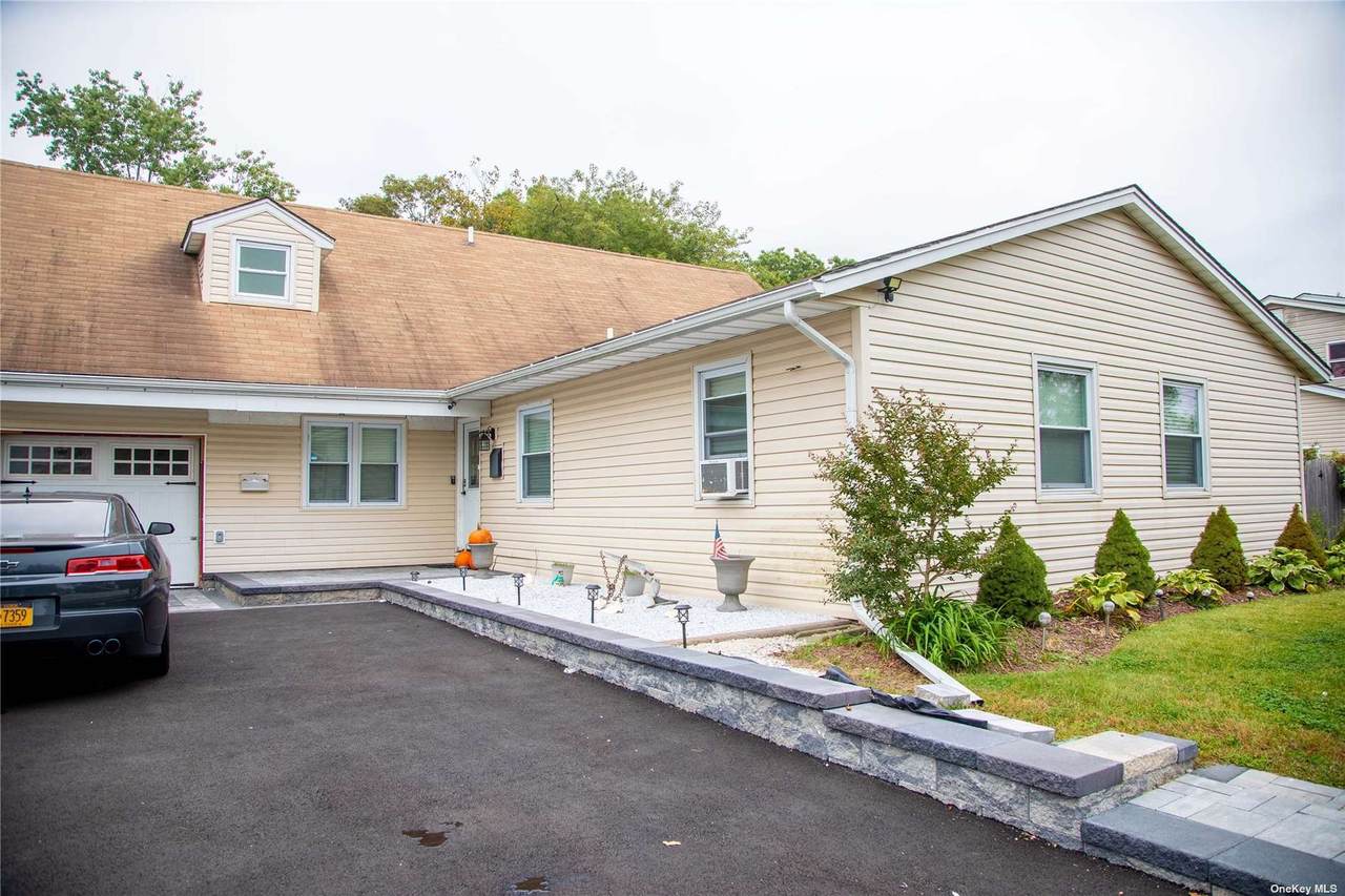 915 Commack Road - Photo 1