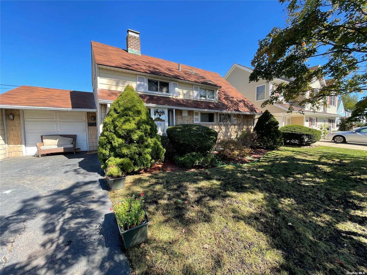 23 Tiptop Lane - Photo 1