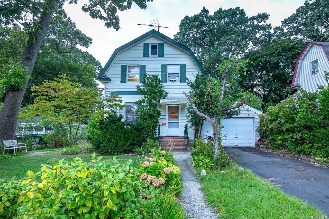 7 Locust Avenue - Photo 1