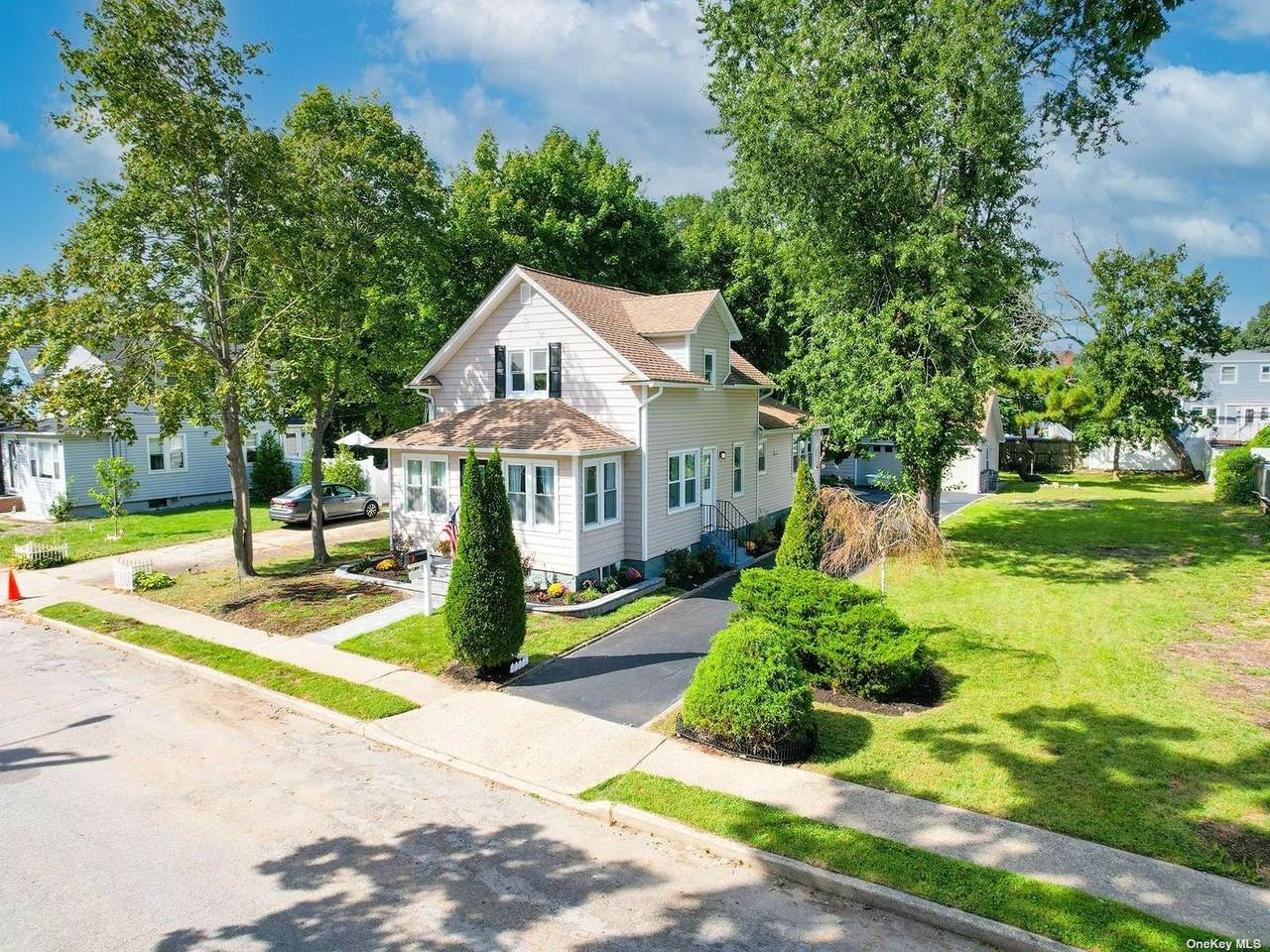 2559 Ashland - Photo 1