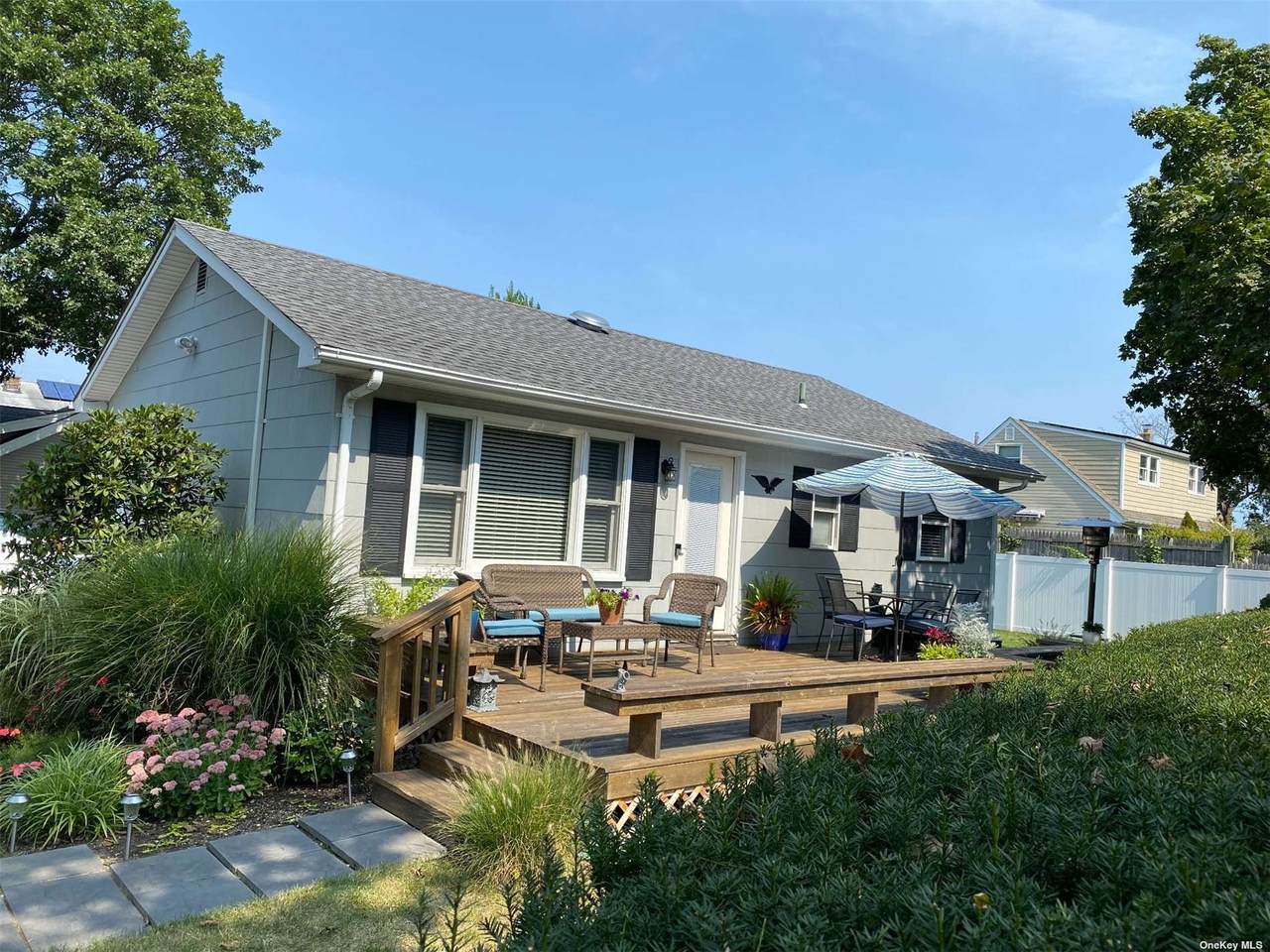 42 June Avenue - Photo 1