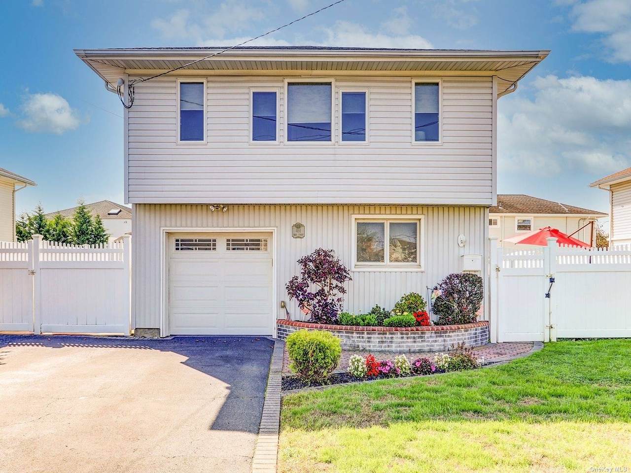 481 Zadig Street - Photo 1