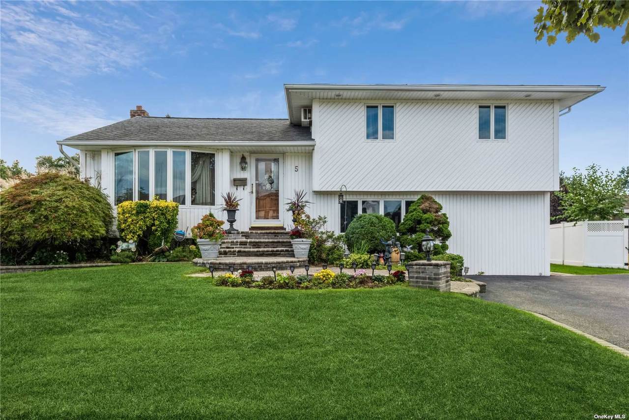 5 Eleanor Lane - Photo 1