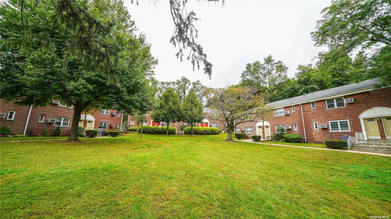 224-67 Kingsbury Avenue - Photo 1