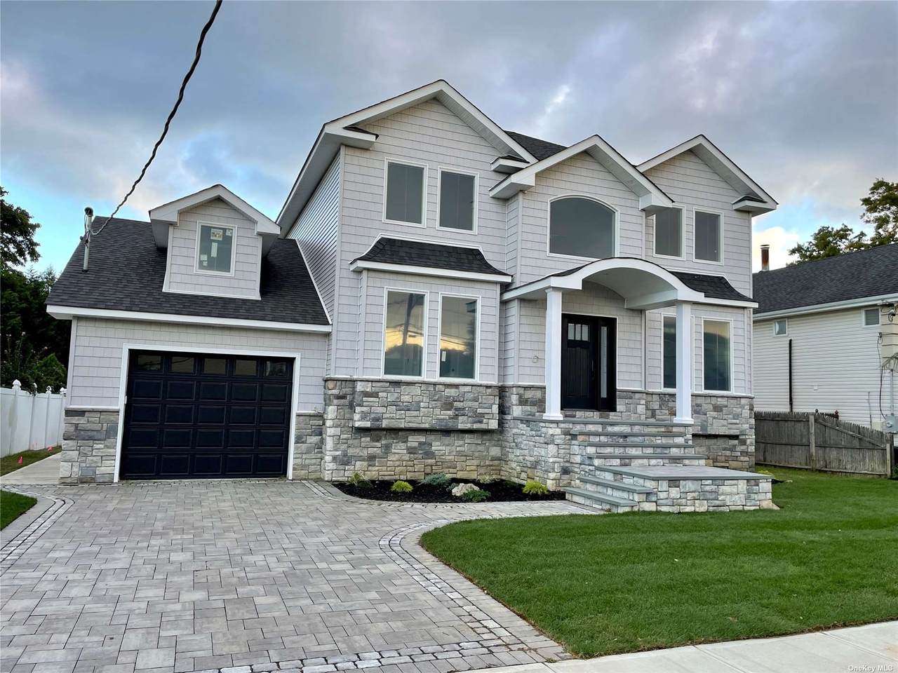 108 Hampton Way - Photo 1