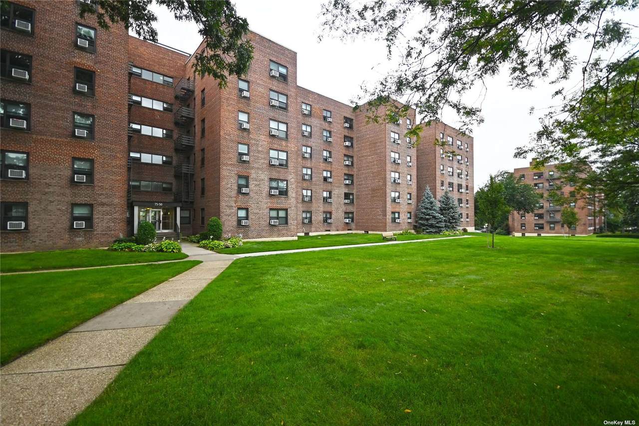 75-50 Bell Boulevard - Photo 1
