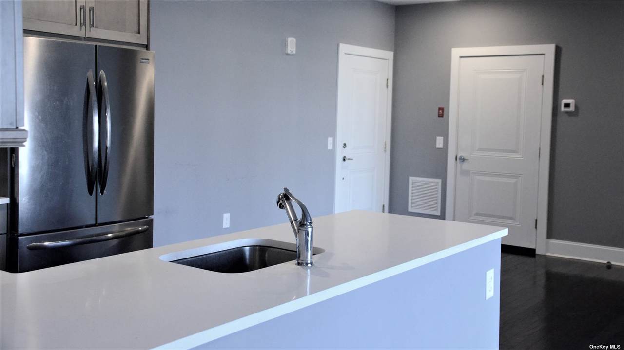 212 Marina Pointe Drive - Photo 1