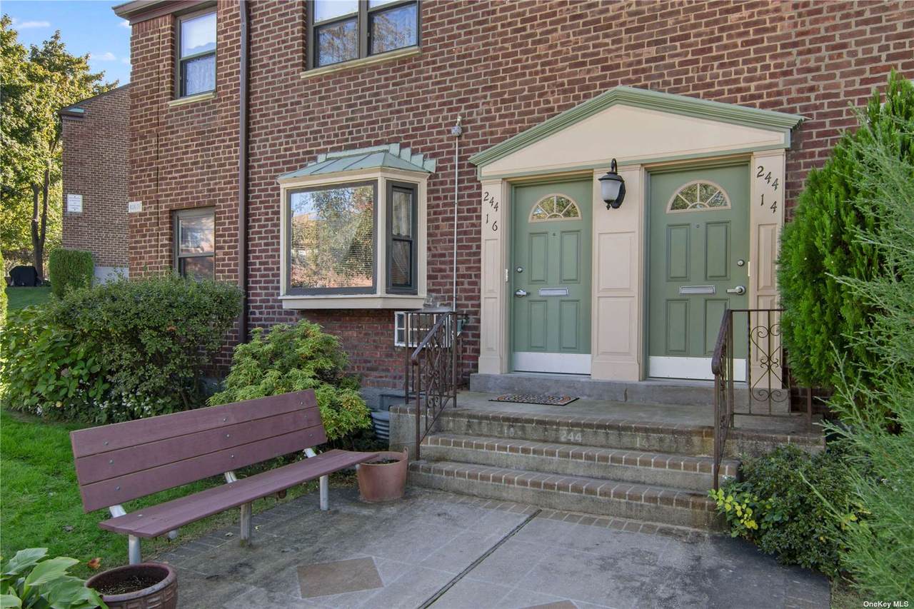 24416 57 Drive - Photo 1