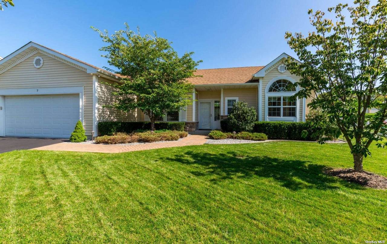 7 Country Wood Drive - Photo 1