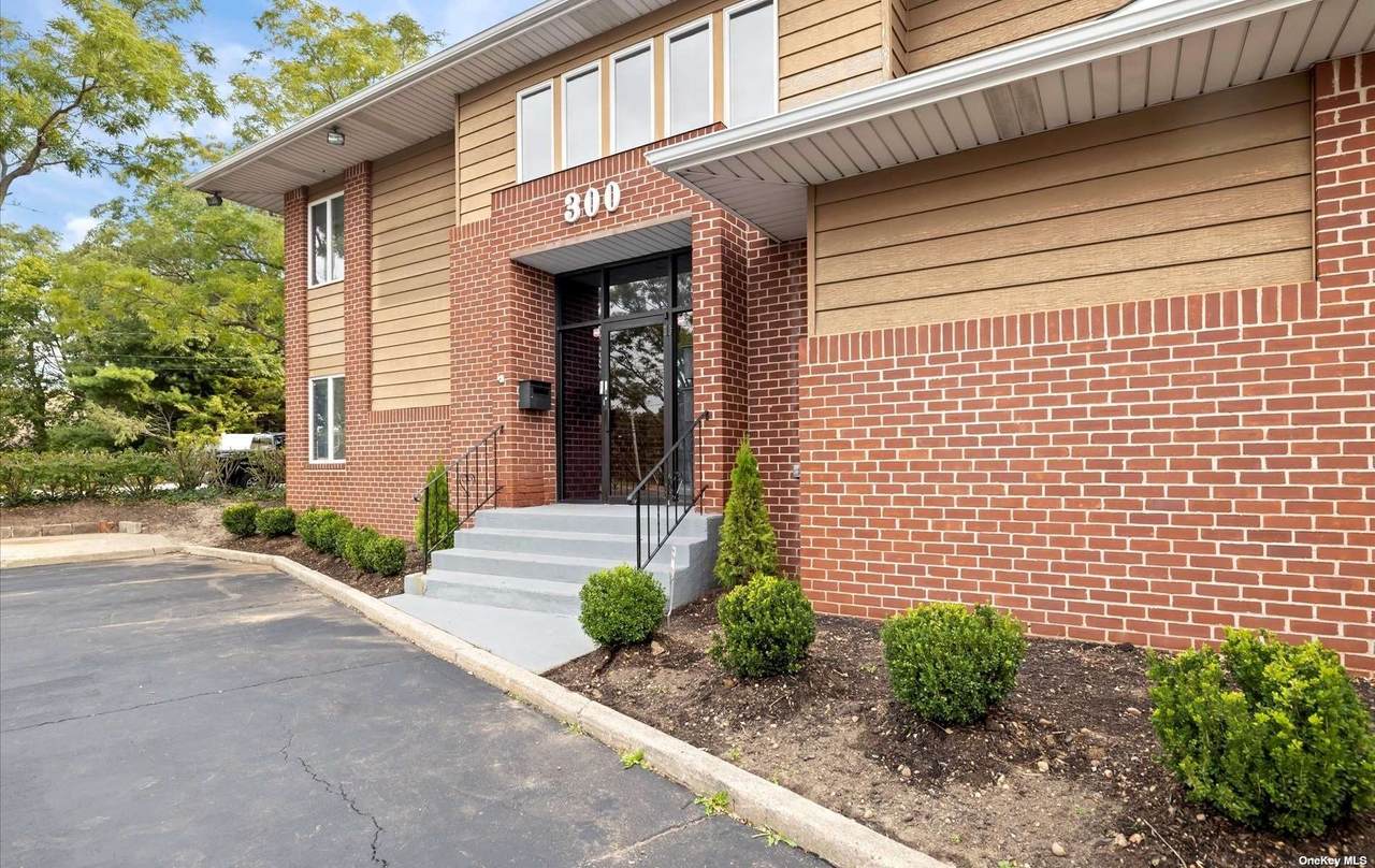 300 Commack Road - Photo 1
