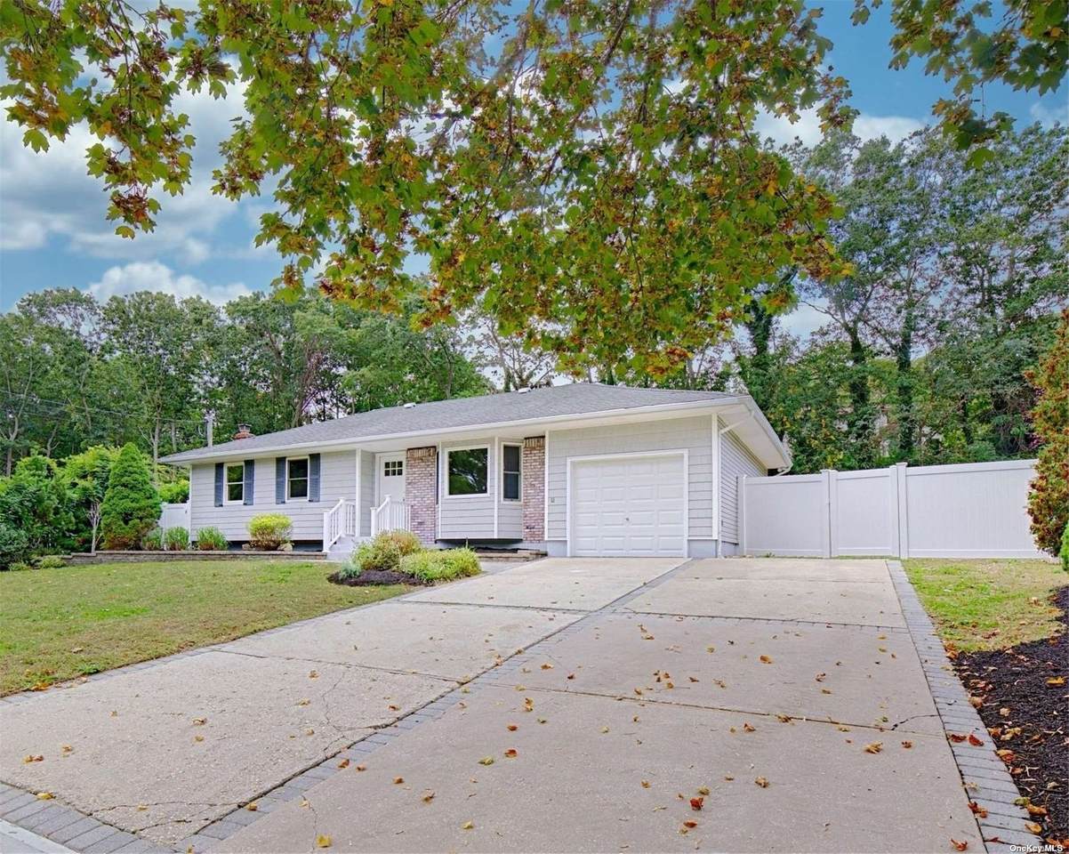 38 Tall Tree Lane - Photo 1