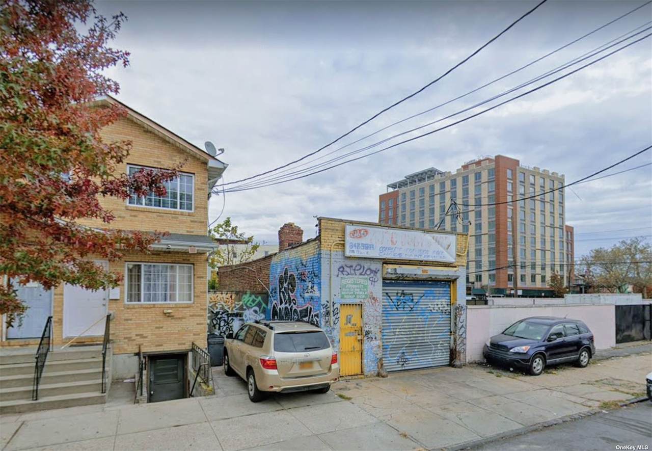 211 Elton Street - Photo 1