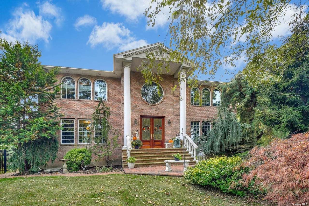 16 Hofstra Court - Photo 1