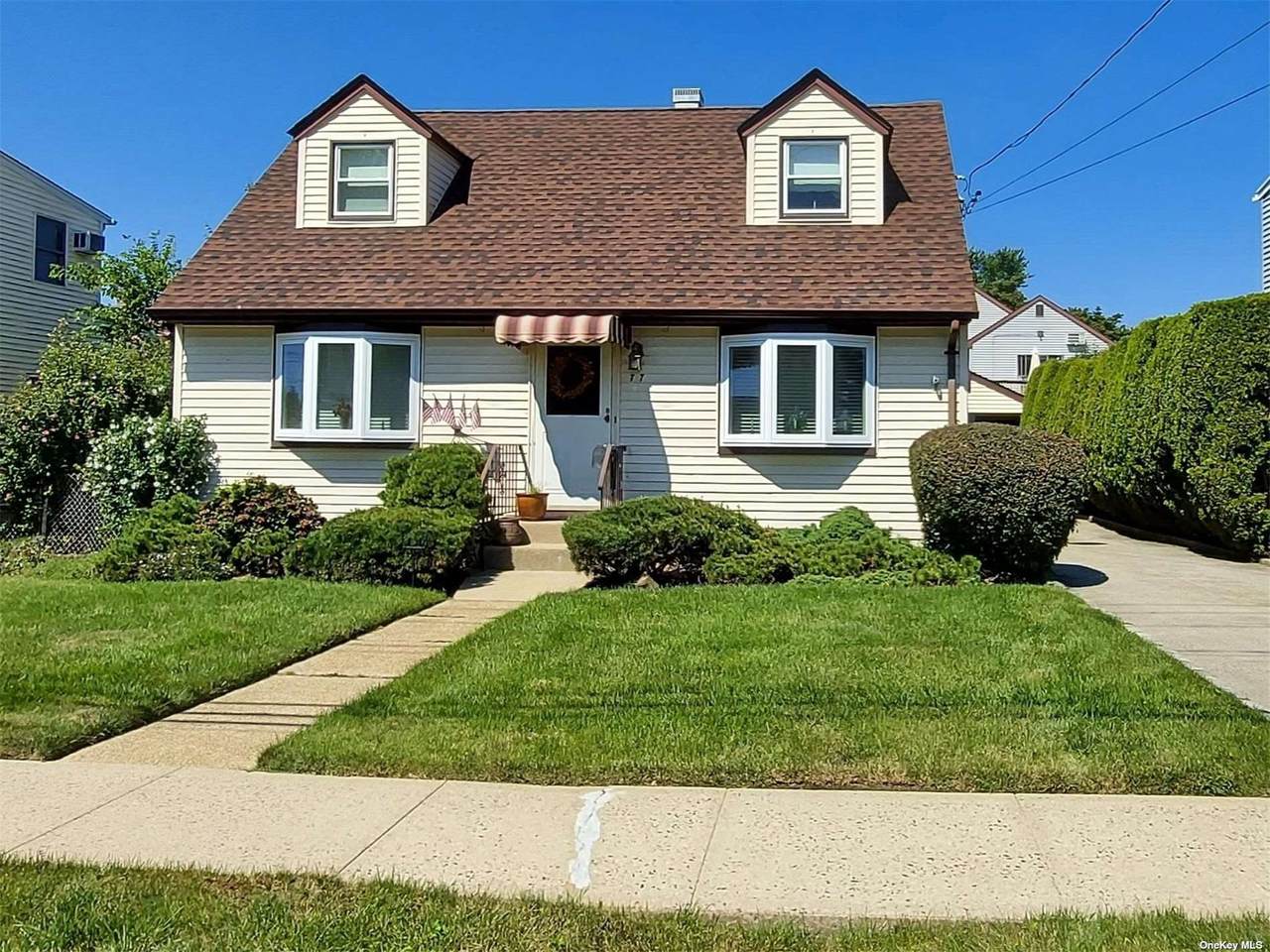 77 6 Street - Photo 1