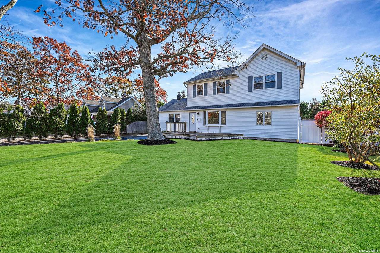 22 Donna Place - Photo 1