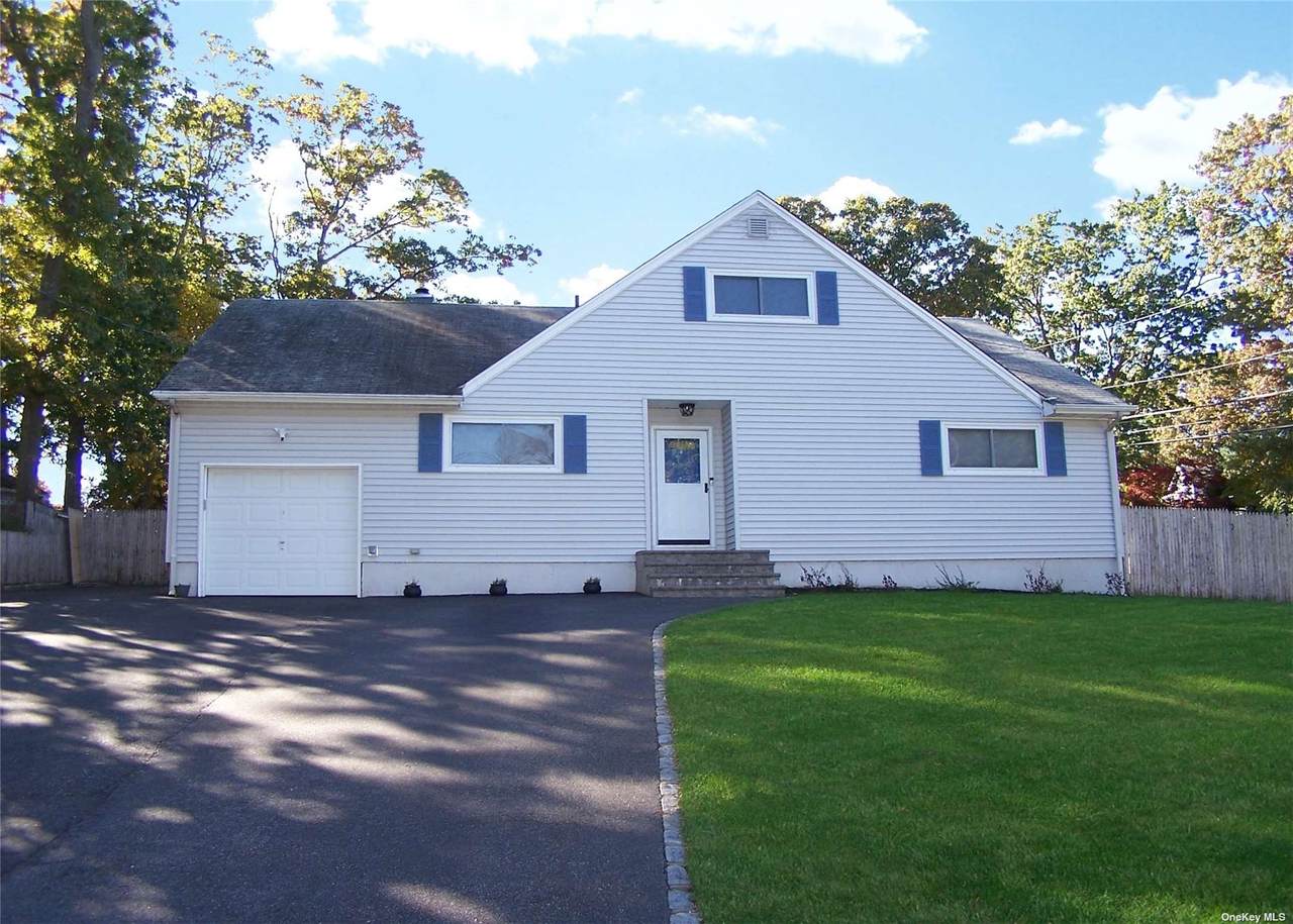 2862 Pine Avenue - Photo 1