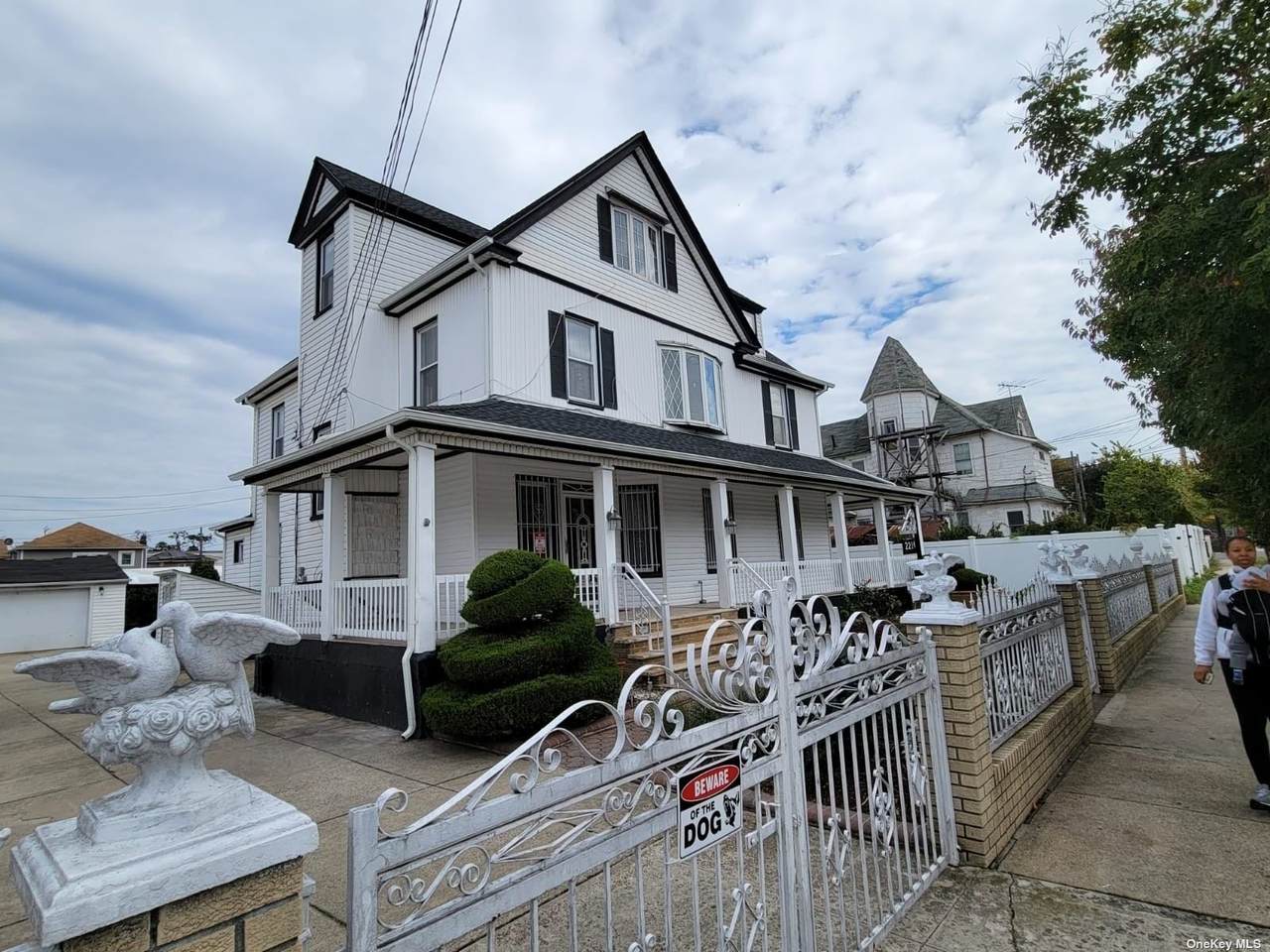 22-14 Birdsall Avenue - Photo 1