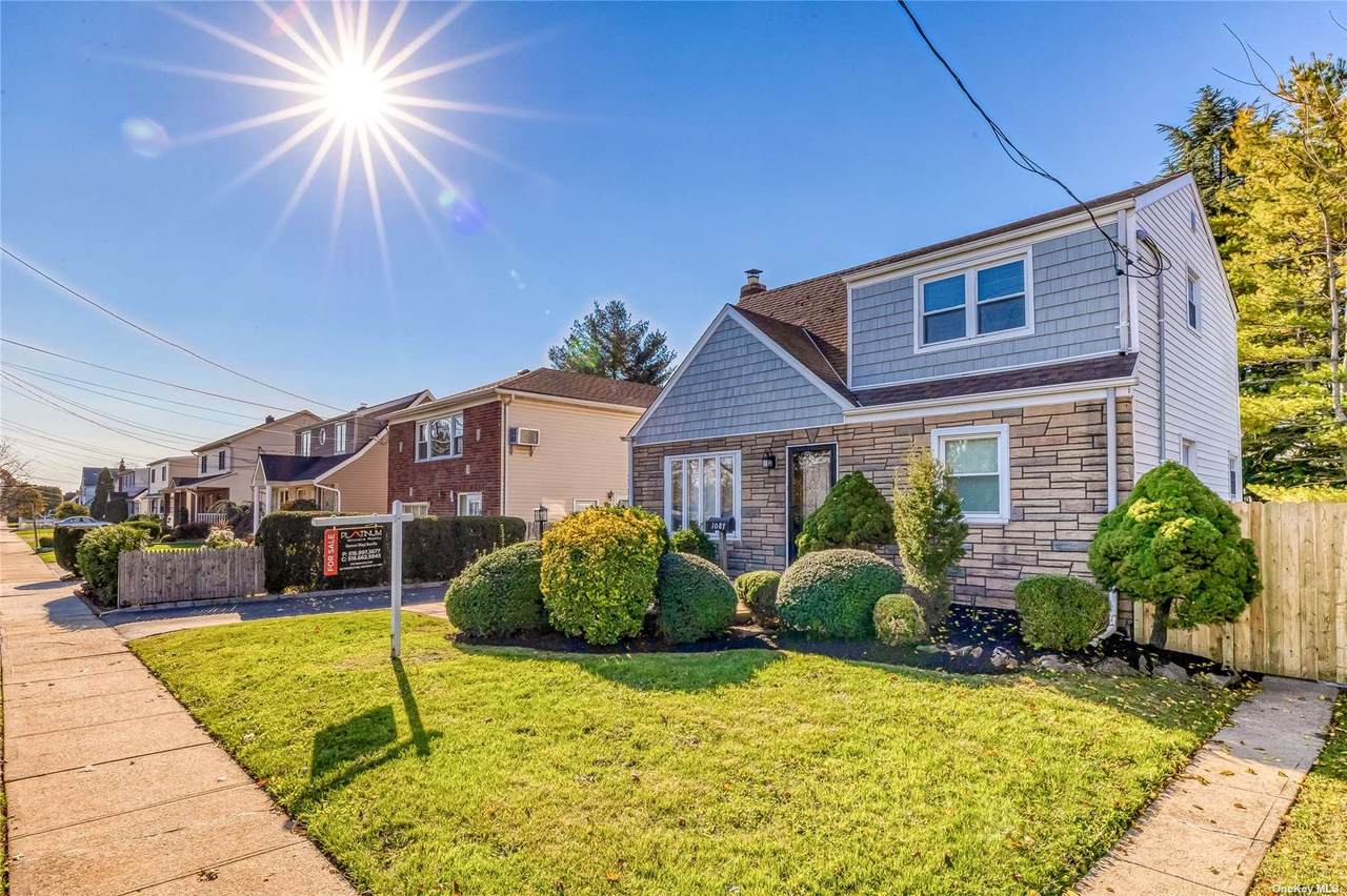 1087 Grand Boulevard - Photo 1