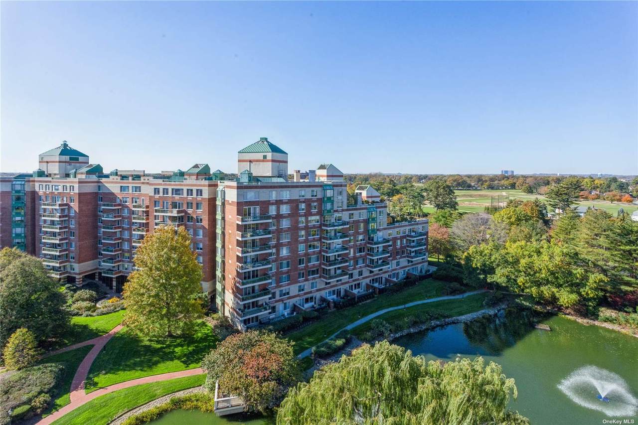 100 Hilton Avenue - Photo 1