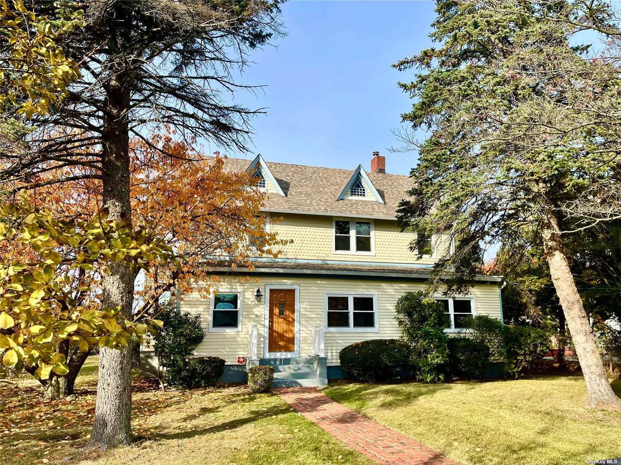 2724 Grand Avenue - Photo 1