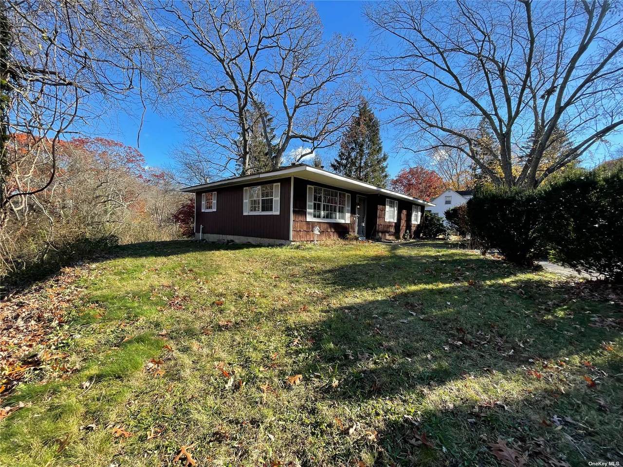 25 Poospatuck Lane - Photo 1