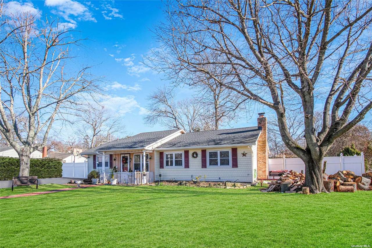 23 Sheridan Drive - Photo 1