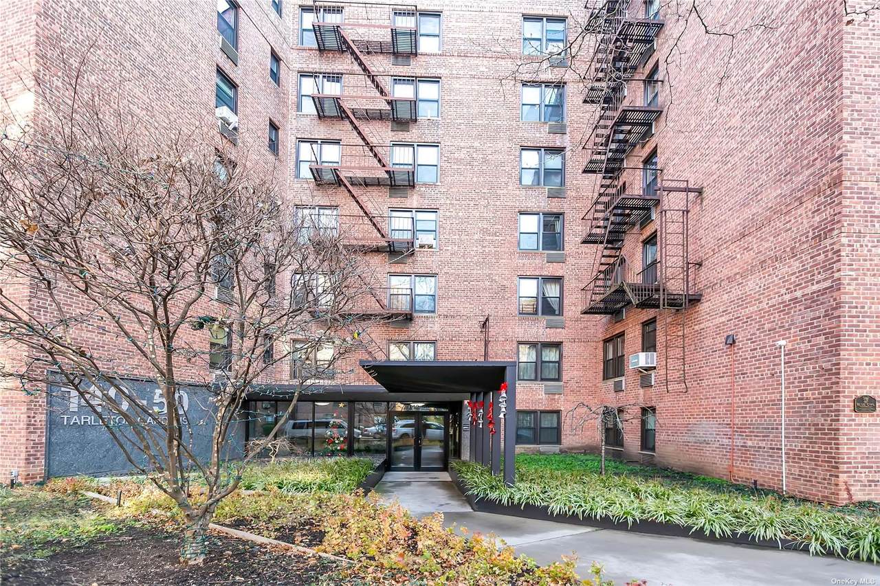 140-50 Burden Crescent - Photo 1