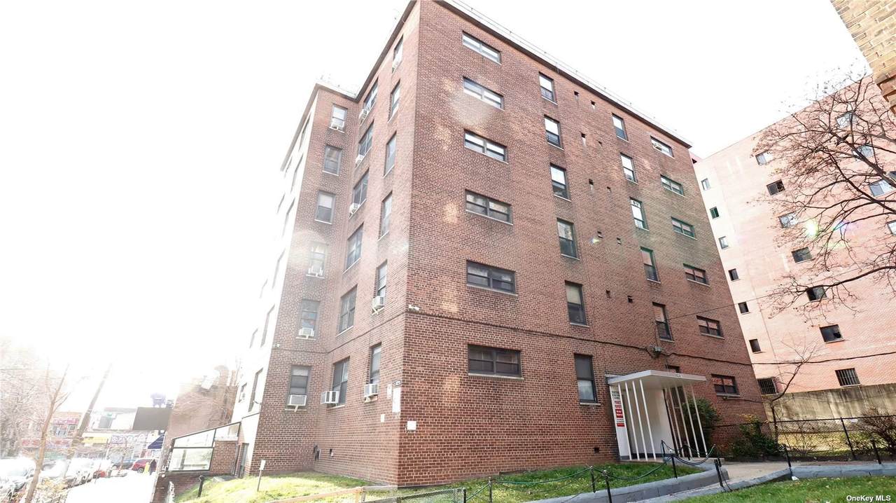 86-15 Dongan Avenue - Photo 1