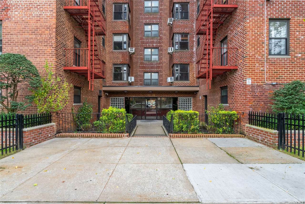 88-08 32 Avenue - Photo 1